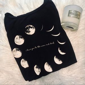 Grayson/threads 🌙 LS black distressed tee